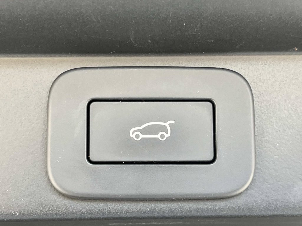 Used 2024 Land Rover Range Rover Long Wheelbase SE AWD/4WD image 28