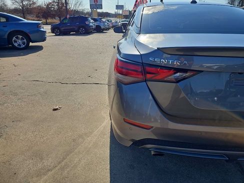 Used 2023 Nissan Sentra SR w/ SR Premium Package image 10