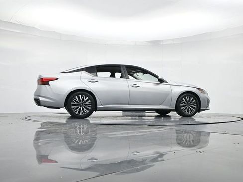 Used 2023 Nissan Altima 2.5 SV image 31