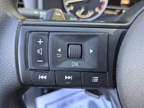 Used 2024 Nissan Rogue S image 24