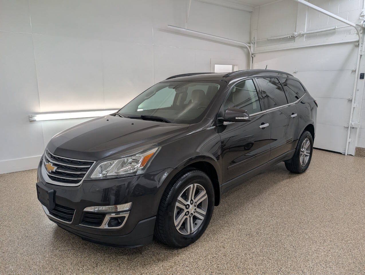 Used 2017 Chevrolet Traverse LT AWD/4WD image 2