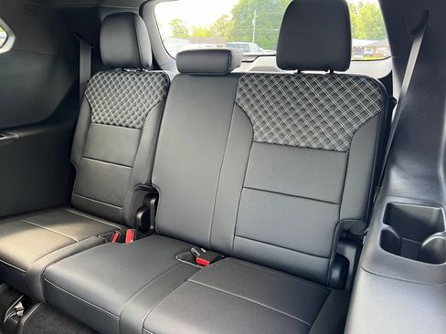 New 2026 GMC Acadia Denali w/ Super Cruise Package FWD image 9