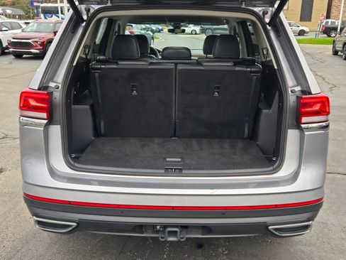 Used 2025 Volkswagen Atlas SE image 14
