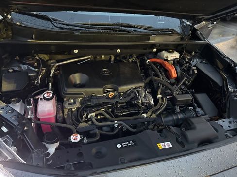 Used 2020 Toyota RAV4 XLE image 24