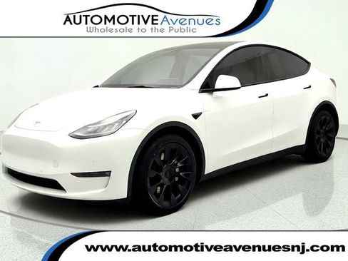 Used 2021 Tesla Model Y Long Range AWD/4WD image 1