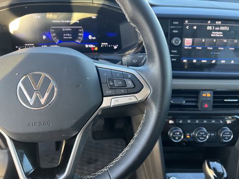 Certified 2024 Volkswagen Taos SE image 19