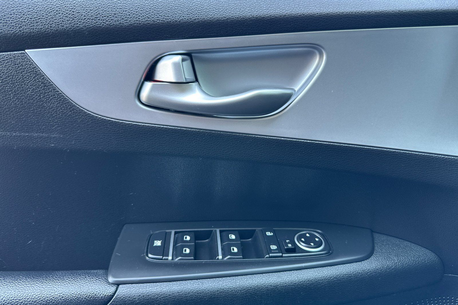 Used 2023 Kia Forte LXS FWD image 12