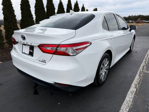 Certified 2020 Toyota Camry LE image 2