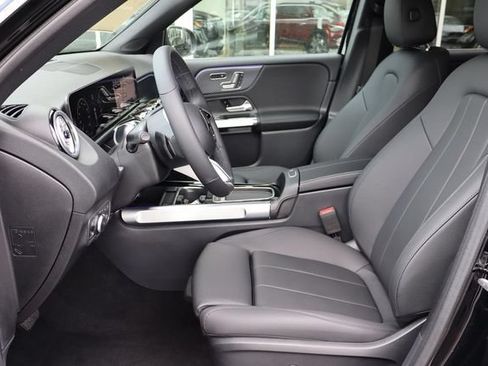 Used 2025 Mercedes-Benz GLB 250 image 7
