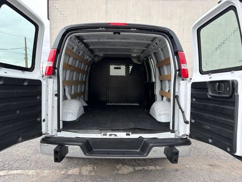 Used 2025 GMC Savana 2500 w/ Driver Convenience Package RWD image 9