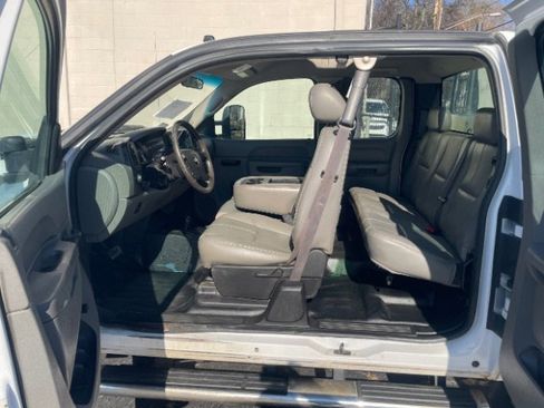 Used 2013 Chevrolet Silverado 3500 W/T image 10