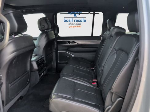 Used 2022 Jeep Wagoneer Series I image 19