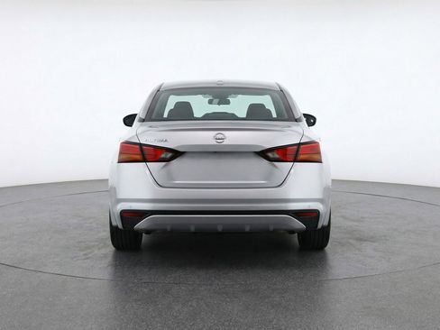 Used 2025 Nissan Altima 2.5 SV FWD image 7