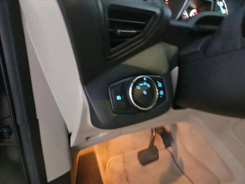 Used 2015 Ford Escape SE image 9