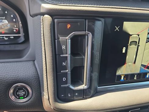 Used 2022 GMC Yukon XL Denali RWD image 15