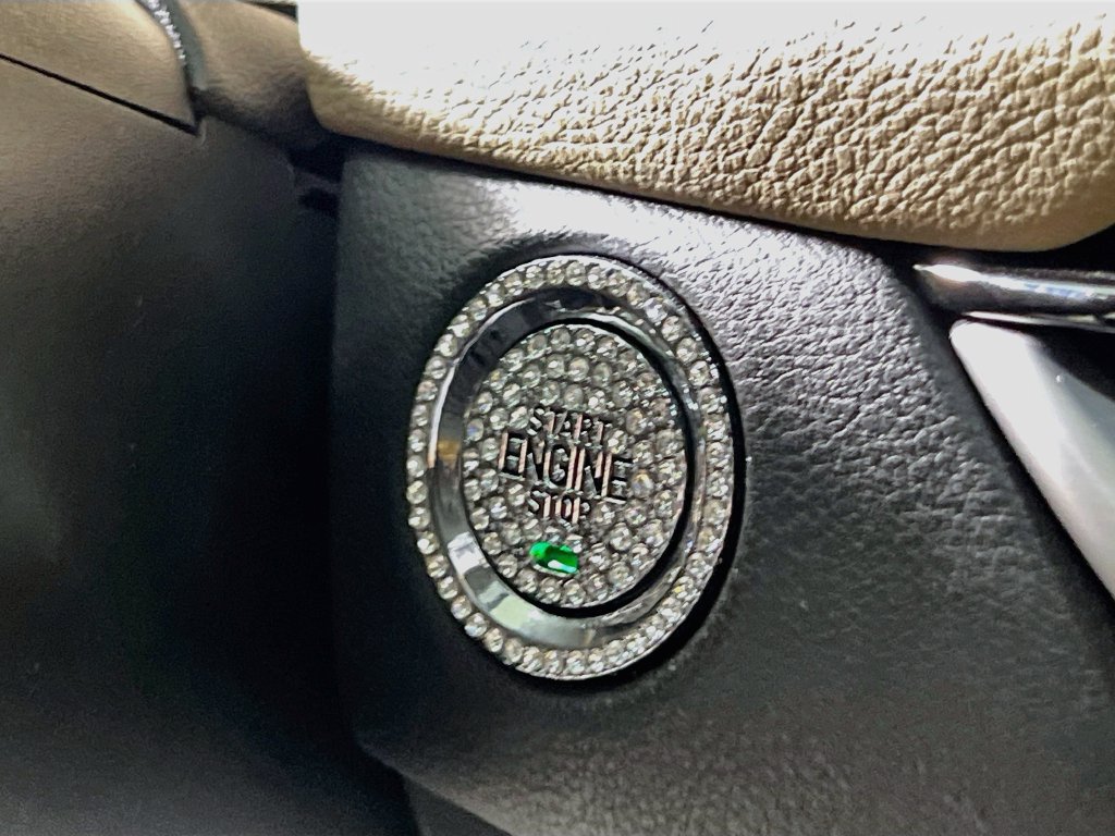 Used 2024 Cadillac XT4 Premium Luxury w/ Technology Package FWD image 20