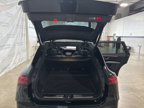 Used 2023 Mercedes-Benz EQS 580 4MATIC SUV image 26