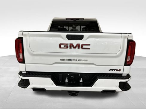 Used 2020 GMC Sierra 1500 AT4 w/ AT4 Premium Package AWD/4WD image 4