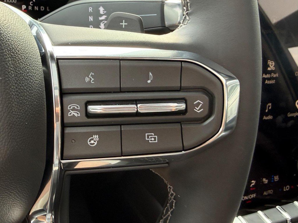 New 2026 GMC Yukon Denali w/ Denali Reserve Package AWD/4WD image 17