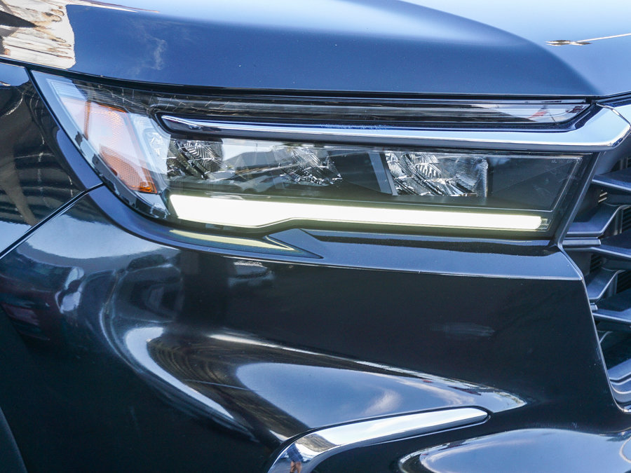 Used 2025 Honda Pilot EX-L image 11