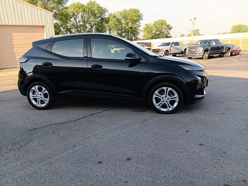 Used 2023 Chevrolet Bolt EUV LT FWD image 4
