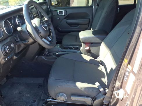 Used 2023 Jeep Wrangler Unlimited w/ Cold Weather Group image 5