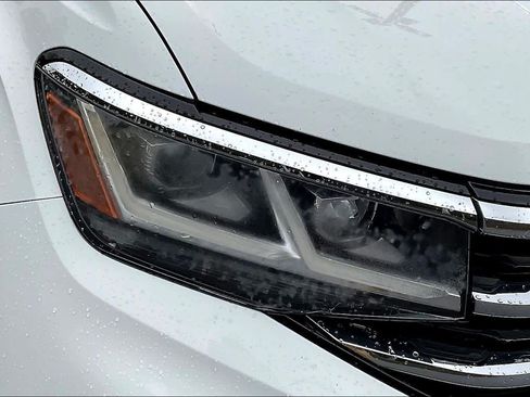 Used 2021 Volkswagen Atlas SE FWD image 27