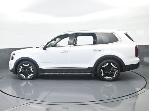 Used 2024 Kia Telluride S w/ S Sunroof Package FWD image 3