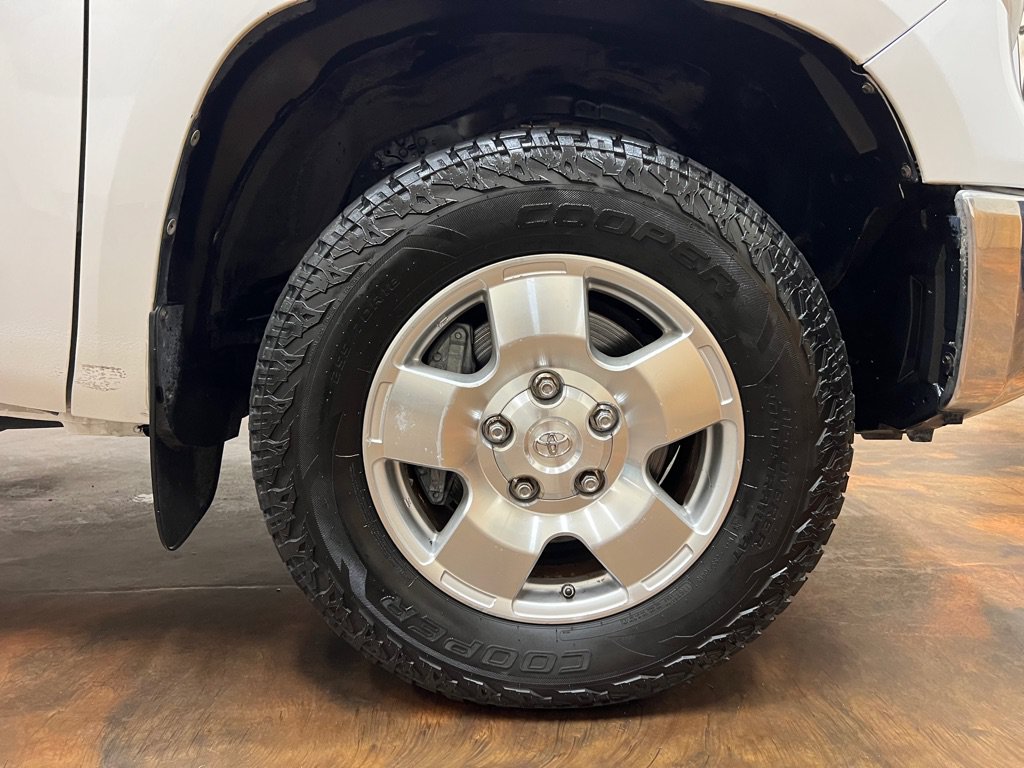 Used 2017 Toyota Tundra SR5 AWD/4WD image 10