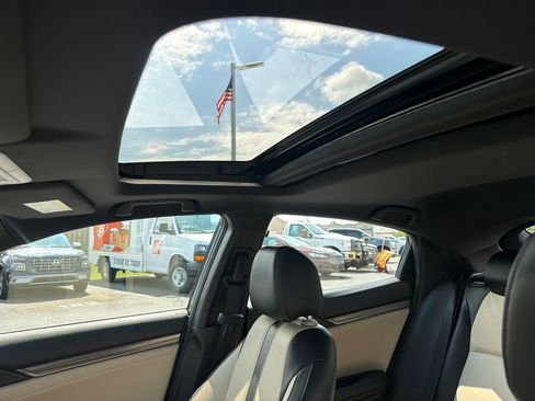Used 2019 Honda Civic EX-L image 27