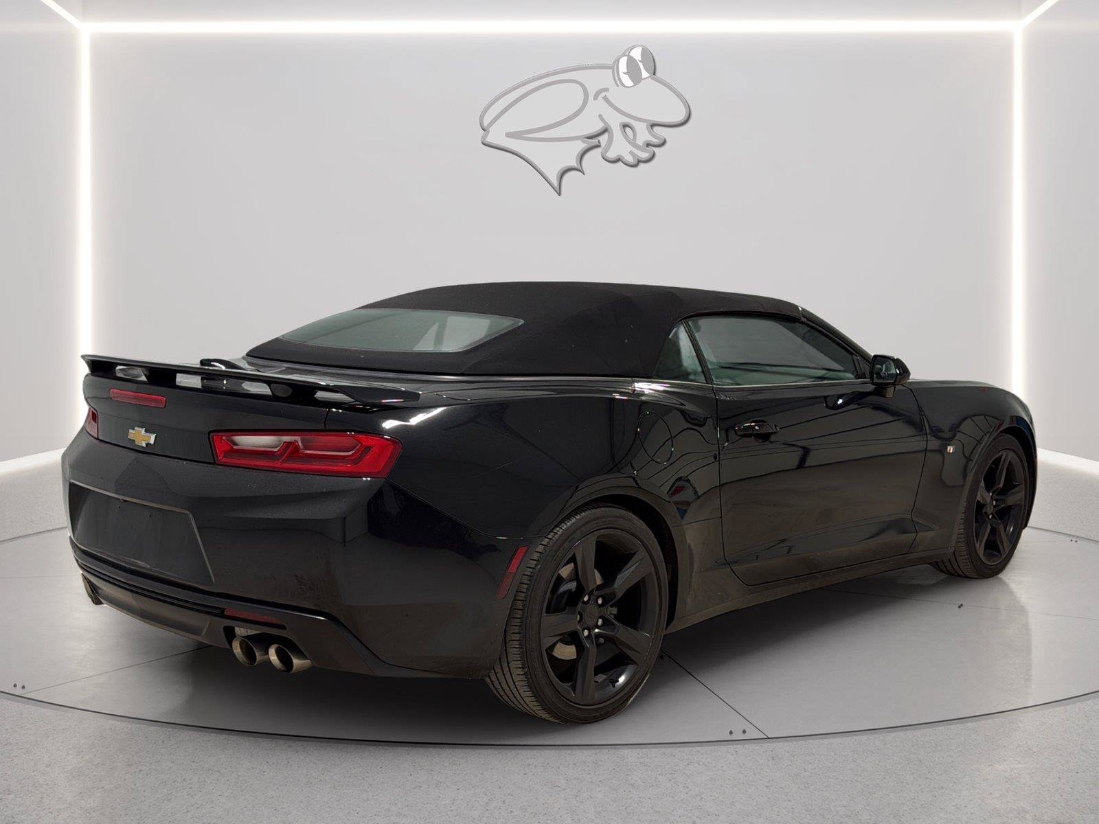 Used 2017 Chevrolet Camaro LT w/ Technology Package RWD image 6