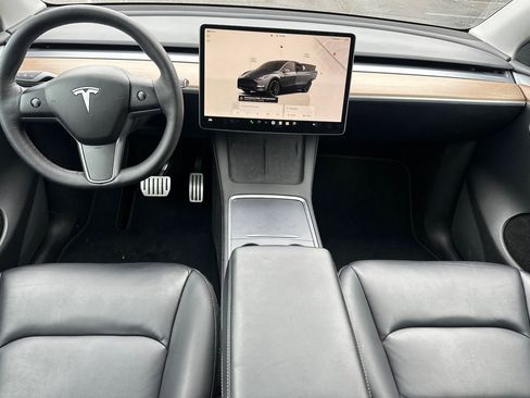 Used 2022 Tesla Model Y Performance image 17