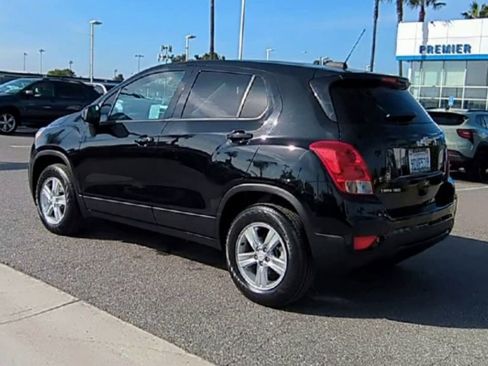 Used 2022 Chevrolet Trax LS w/ Tint and Cruise Package image 6