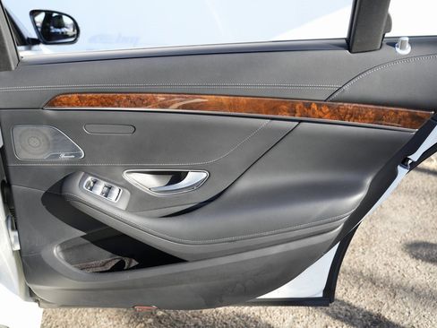 Used 2014 Mercedes-Benz S 550 Sedan image 40