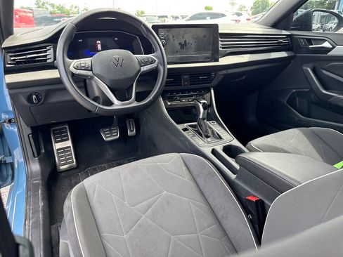 Used 2025 Volkswagen Jetta Sport FWD image 12