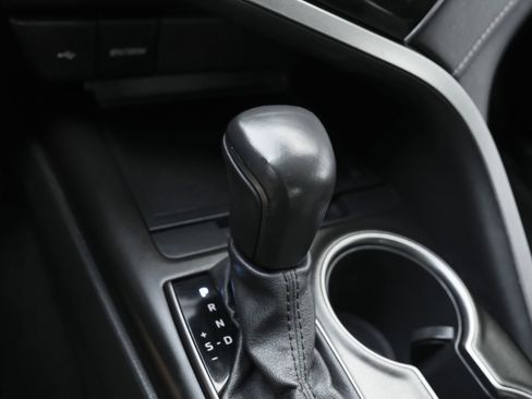 Used 2021 Toyota Camry SE image 16