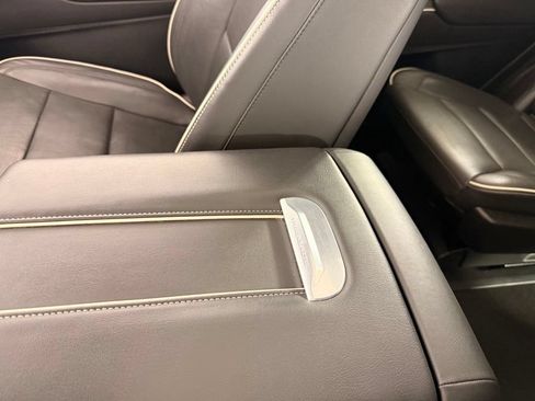 Used 2021 Cadillac Escalade Premium Luxury w/ Driver Assist Tech Package AWD/4WD image 40