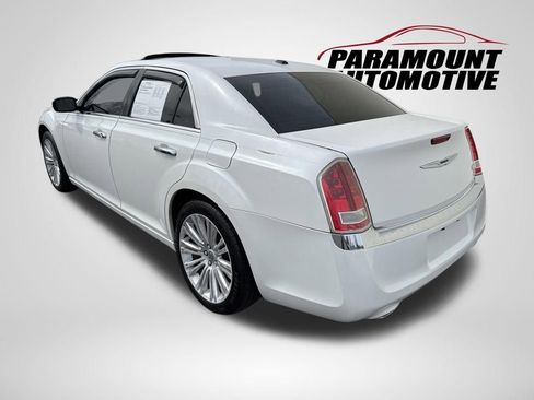 Used 2011 Chrysler 300 Limited w/ Luxury Group image 5