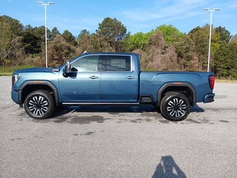 New 2026 GMC Sierra 2500 Denali Ultimate w/ LPO, Black Badging Package AWD/4WD image 3