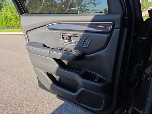 Used 2025 Honda Pilot Elite image 23