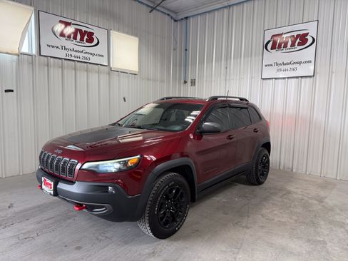 Used 2020 Jeep Cherokee Trailhawk AWD/4WD image 18