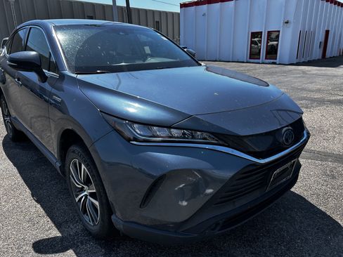 Used 2021 Toyota Venza LE w/ Carpet Mat Package (TMS) AWD/4WD image 7
