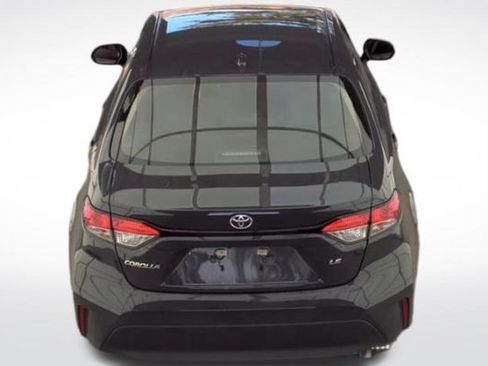 Used 2025 Toyota Corolla LE FWD image 9