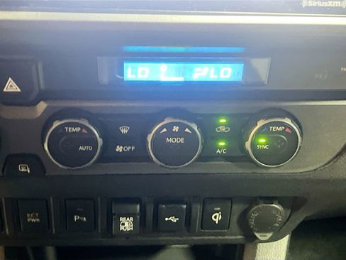 Used 2021 Toyota Tacoma TRD Sport w/ Technology Package image 16