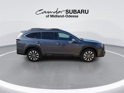 Used 2025 Subaru Outback Touring image 9