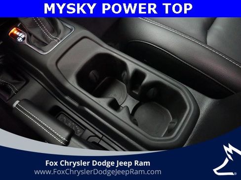 Used 2023 Jeep Wrangler Unlimited Sahara w/ Cold Weather Group image 16