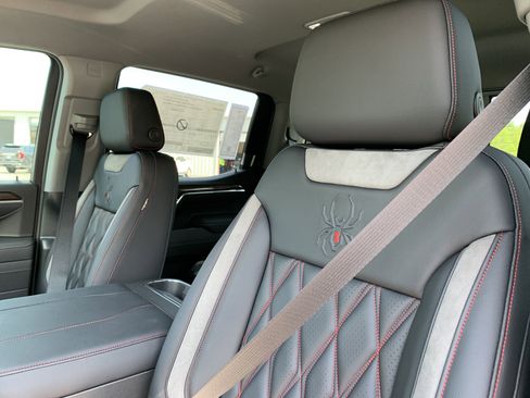 New 2025 Chevrolet Silverado 1500 RST AWD/4WD image 18