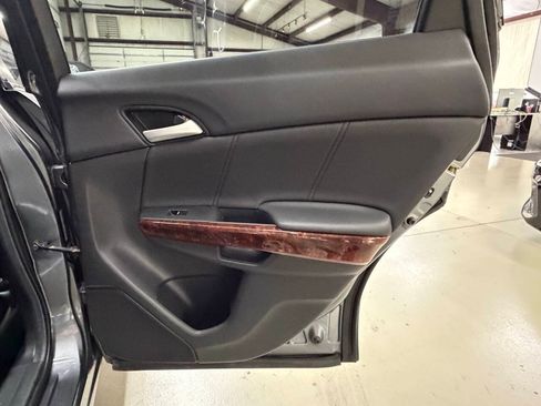 Used 2010 Honda Crosstour EX-L image 14