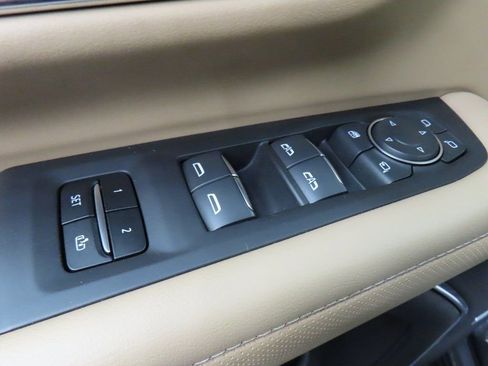 Used 2023 Chevrolet Tahoe Premier w/ Advanced Technology Package image 73