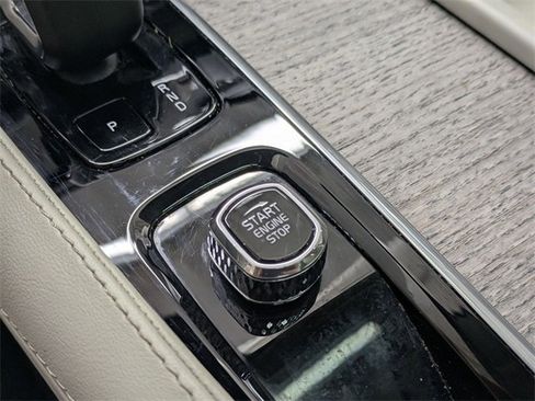 Certified 2024 Volvo XC90 T8 Plus image 20